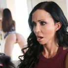 Jenna J Ross in 'Mommy Flashing'